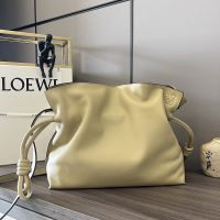 Loewe Medium Flamenco Anagram Clutch In Nappa Calfskin Clay Green