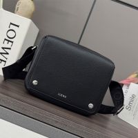 Loewe Medium Pebble Messenger Bag In Supple Grained Calfskin Black