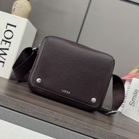 Loewe Medium Pebble Messenger Bag In Supple Grained Calfskin Burgundy