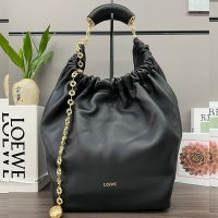 Loewe Medium Squeeze Bag In Mellow Nappa Lambskin Black
