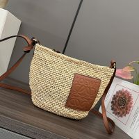 Loewe Slit Pochette Bag In Raffia And Calfskin Beige/Brown