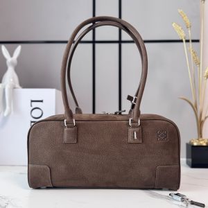Loewe Amazona 31 Cropped Bag In Grained Nubuck Tundra