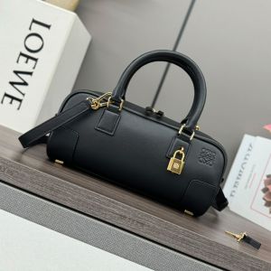 Loewe Amazona 23 Cropped Bag In Nappa Calfskin Black