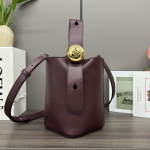 Loewe Mini Pebble Bucket Bag In Smooth Calfskin Burgundy